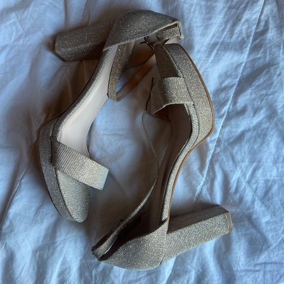 Top Moda gold glittery heels - Picture 3 of 3